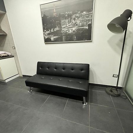 Napoli Centro Casa Con Due Camere E Cucina מראה חיצוני תמונה